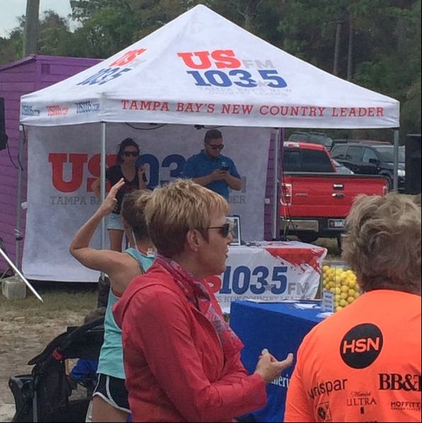 Local radio station 103.5 FM played music at the starting line of the 2017 Par4Miler race.