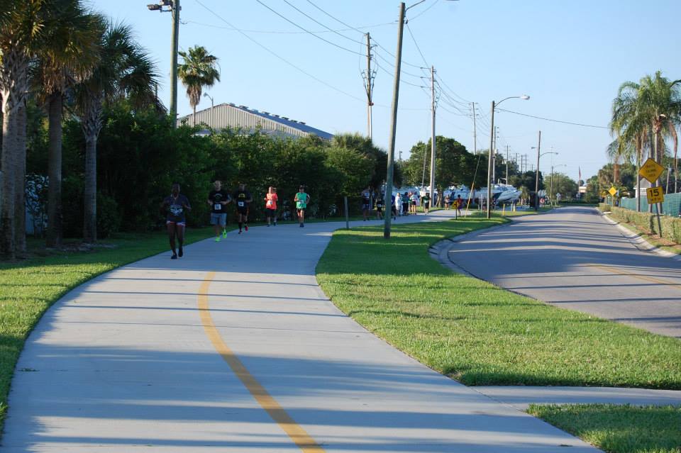 Runners at the 2015 May Day 10K on the Skyway Trail.