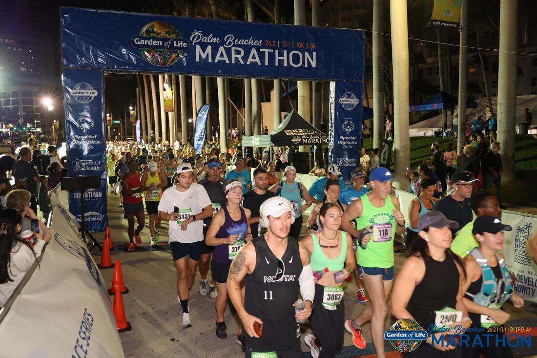 2023 starting line for Palm Beaches Half Marathon